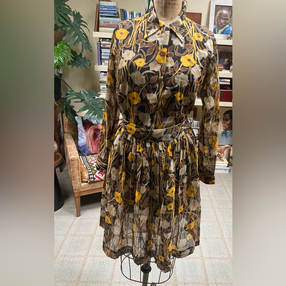 Vintage DonnKenny 2 piece skirt set. 😍